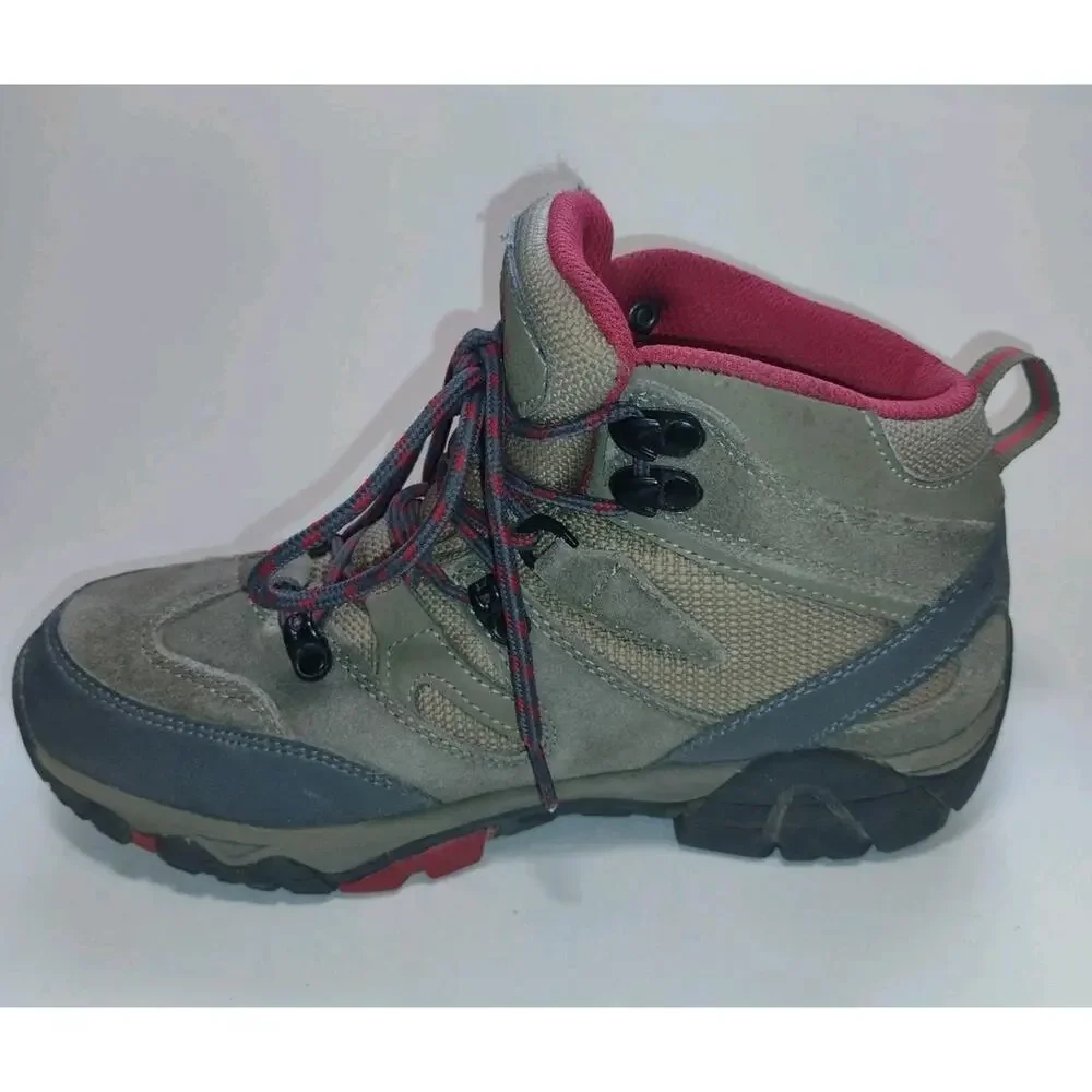 Bear paw Hiking Boots. Brown Women’s Size 6.5 M comfort waterproof gorp corp